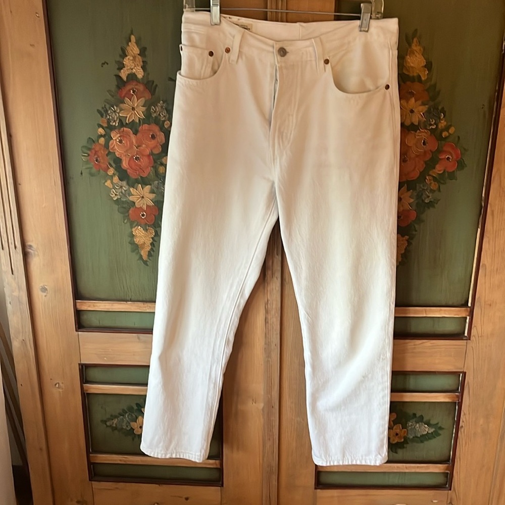 Levi’s premium 501 cropped 5 pocket jeans